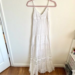 Antica Sartoria / White Lace Floral Embroidered Sleeveless Maxi Dress